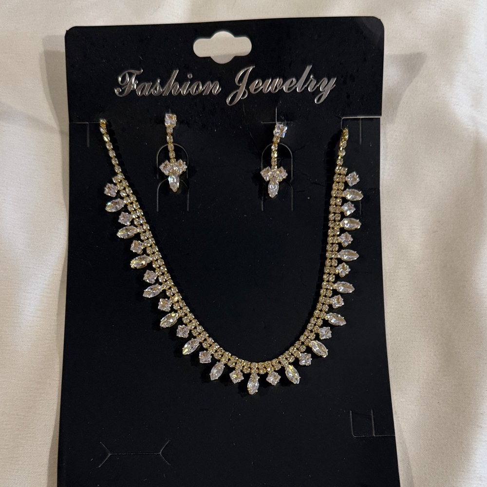 SHEIN Elegant Gold & Diamond Necklace and Earring Set NIB